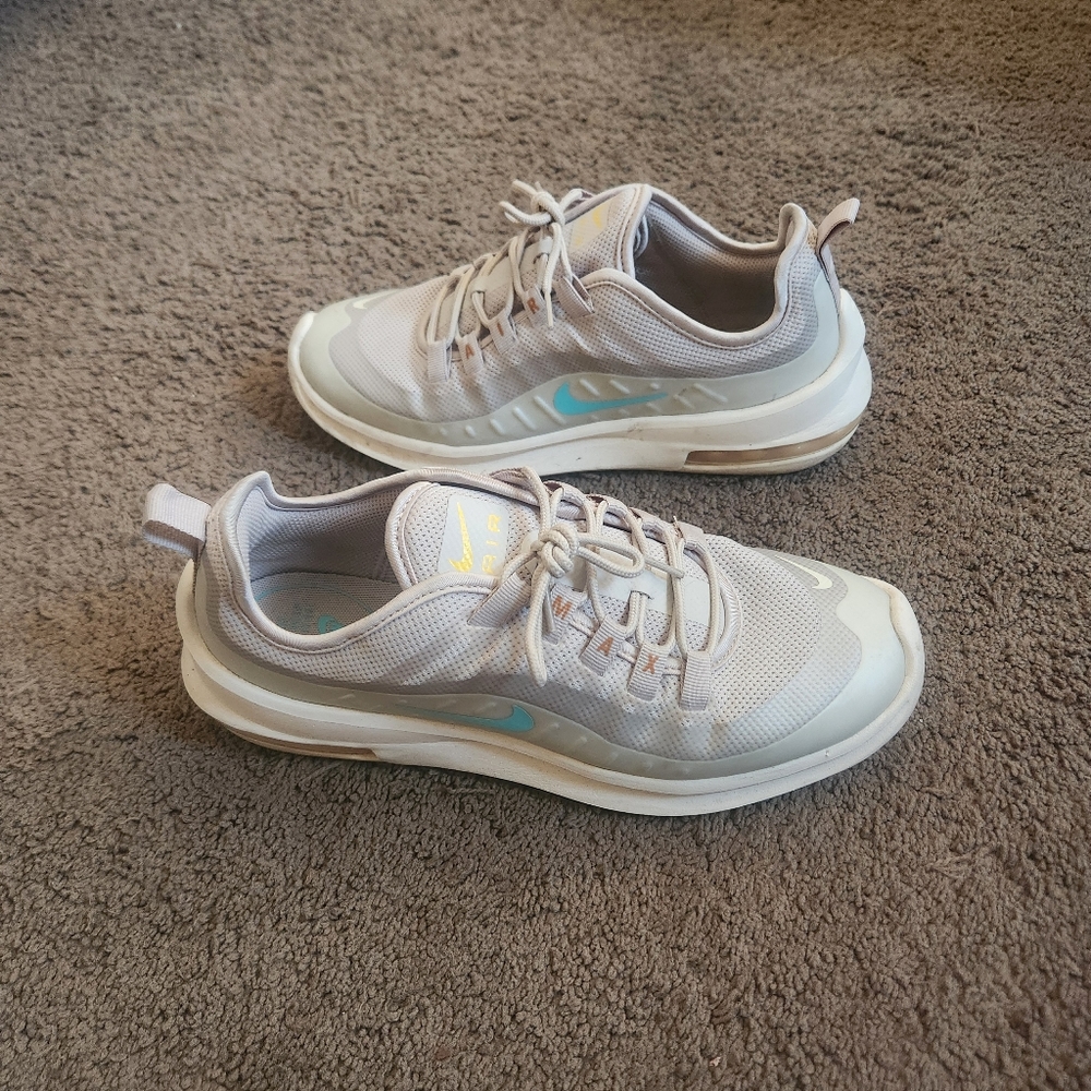 Nike air max axis sneakers shoes size 9 womens neutral